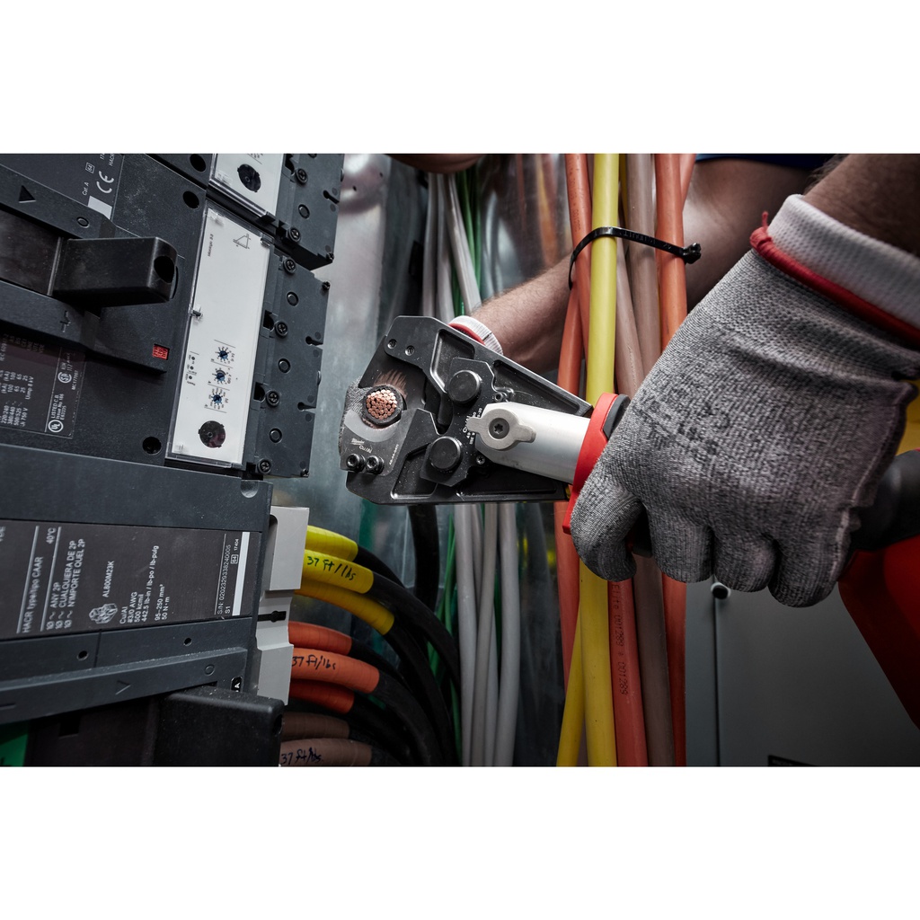 Szczęki_tnące_do_zaciskarki_M18_HCCT_Milwaukee_HCCT_cutting_jaw_for_standard_Cu/AL_cable_including_blades_1