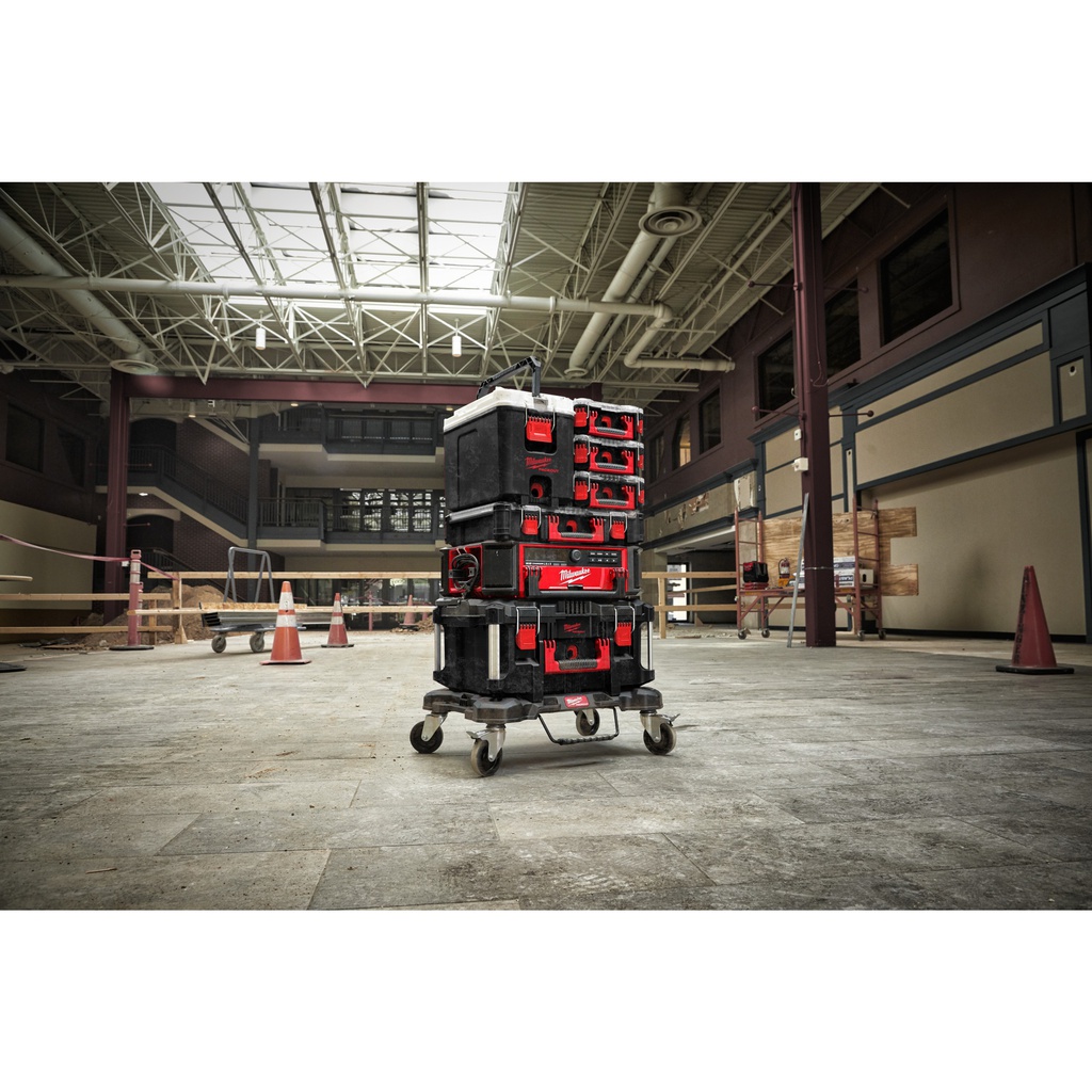 Skrzynia_termoizolacyjna_PACKOUT™_Milwaukee_Packout_Hard_Cooler_2