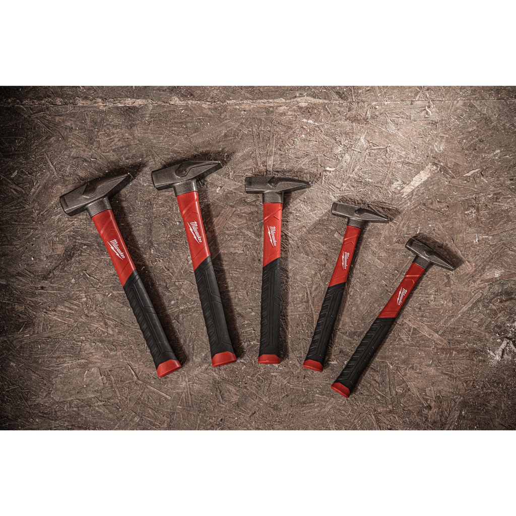 Młotek_ślusarski_z_trzonkiem_z_włókna_szklanego_Milwaukee_Fiberglass_Engineers_Hammer_800g_1