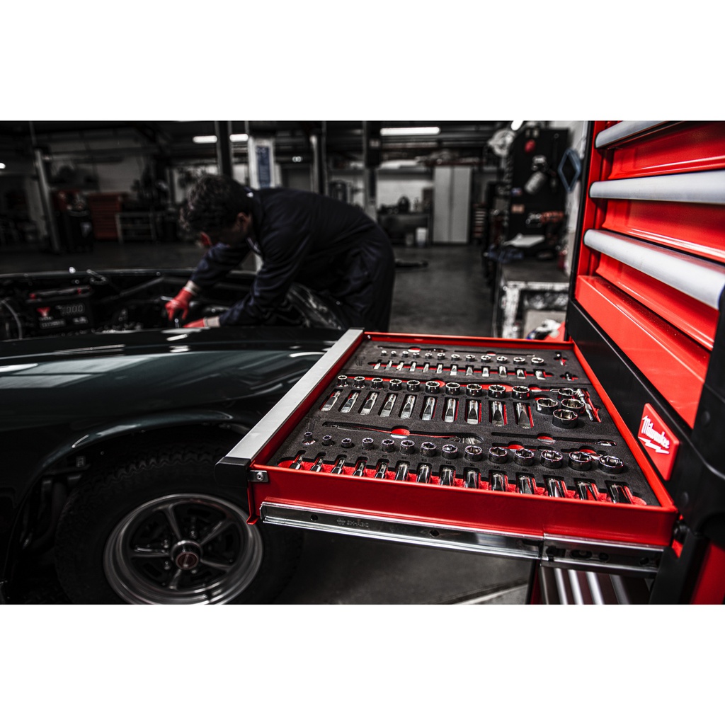 Wkładka_piankowa_z_grzechotką_i_nasadkami_3/8″_Milwaukee_3/8"_Ratchet_and_Socket_Set_Foam_Insert_2