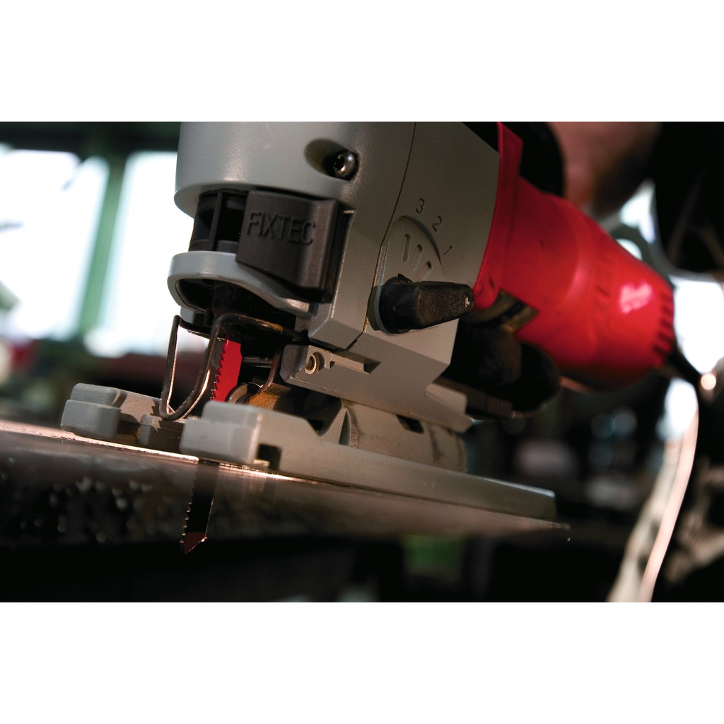 Wyrzynarka_z_uchwytem_korpusowym_Milwaukee_FSPE_110_X_2