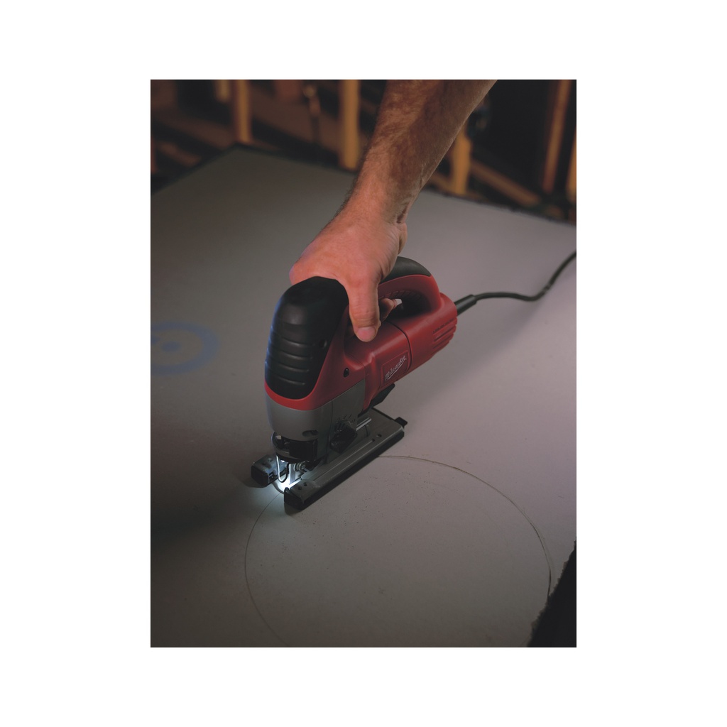 Wyrzynarka_z_uchwytem_żelazkowym_Milwaukee_JSPE_135_TX_2