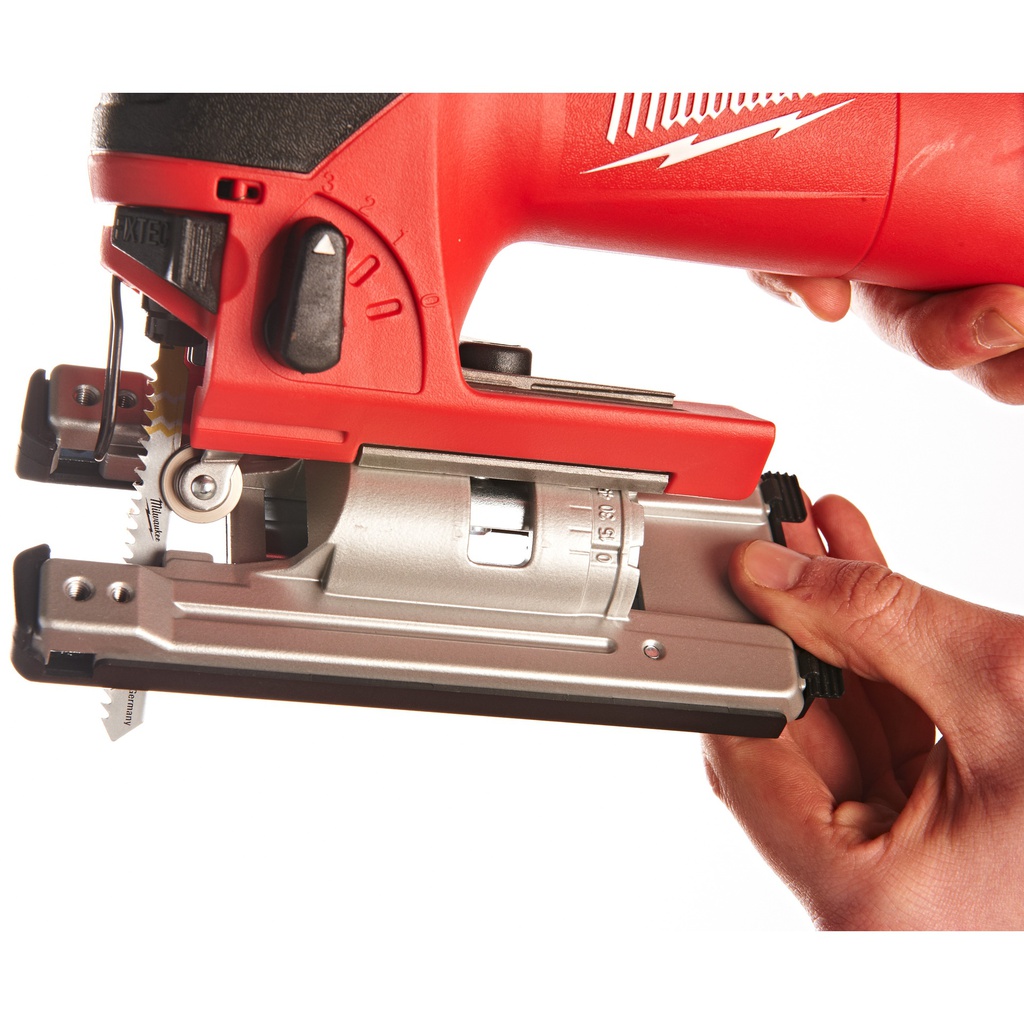 Heavy_Duty_Wyrzynarka_z_uchwytem_korpusowym_Milwaukee_JS_120_X_10