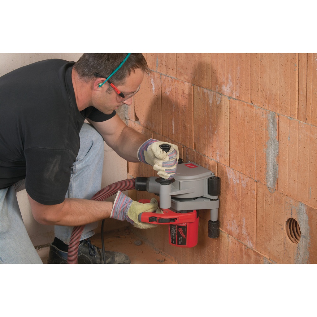 Bruzdownica_o_mocy_1900W_150_mm_(głębokość_cięcia_45_mm)_Milwaukee_WCS_45_6