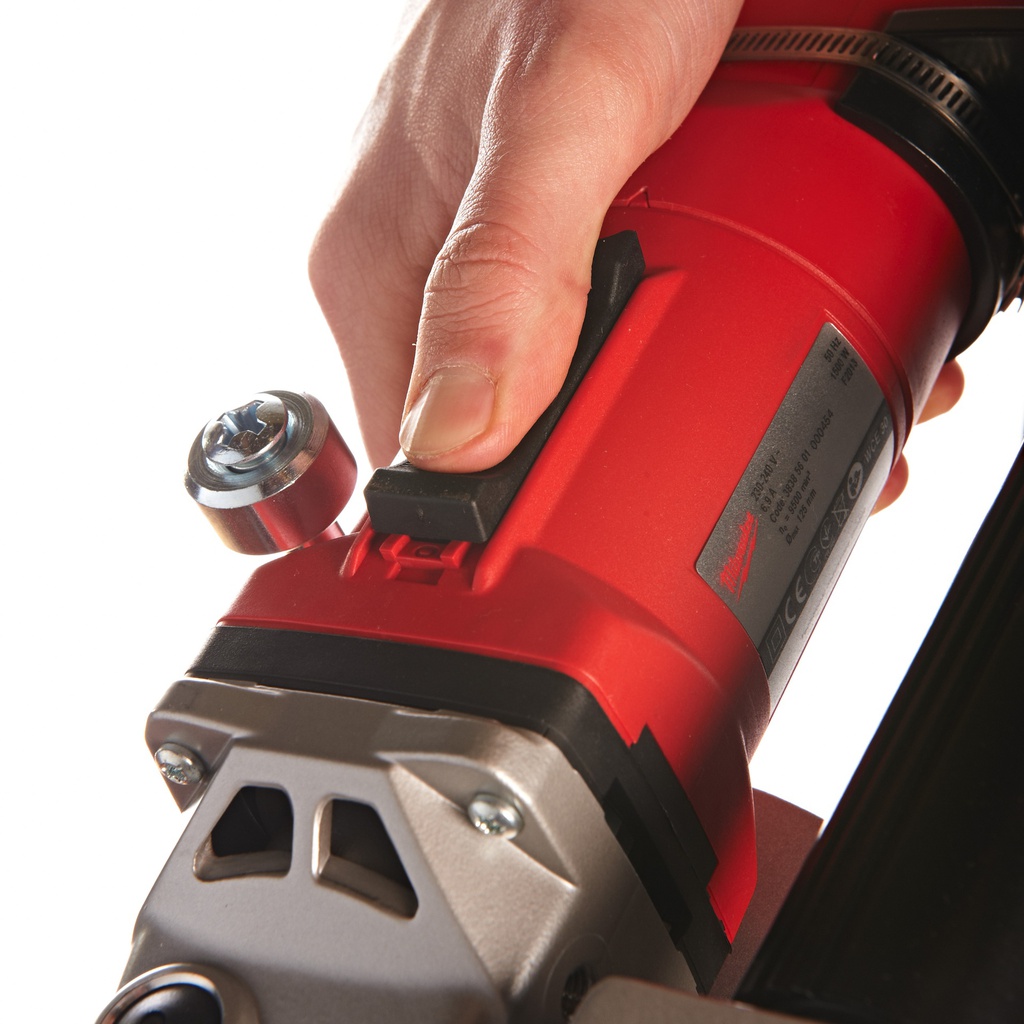 Bruzdownica_o_mocy_1500W_125_mm_(głębokość_cięcia_30_mm)_Milwaukee_WCE_30_5