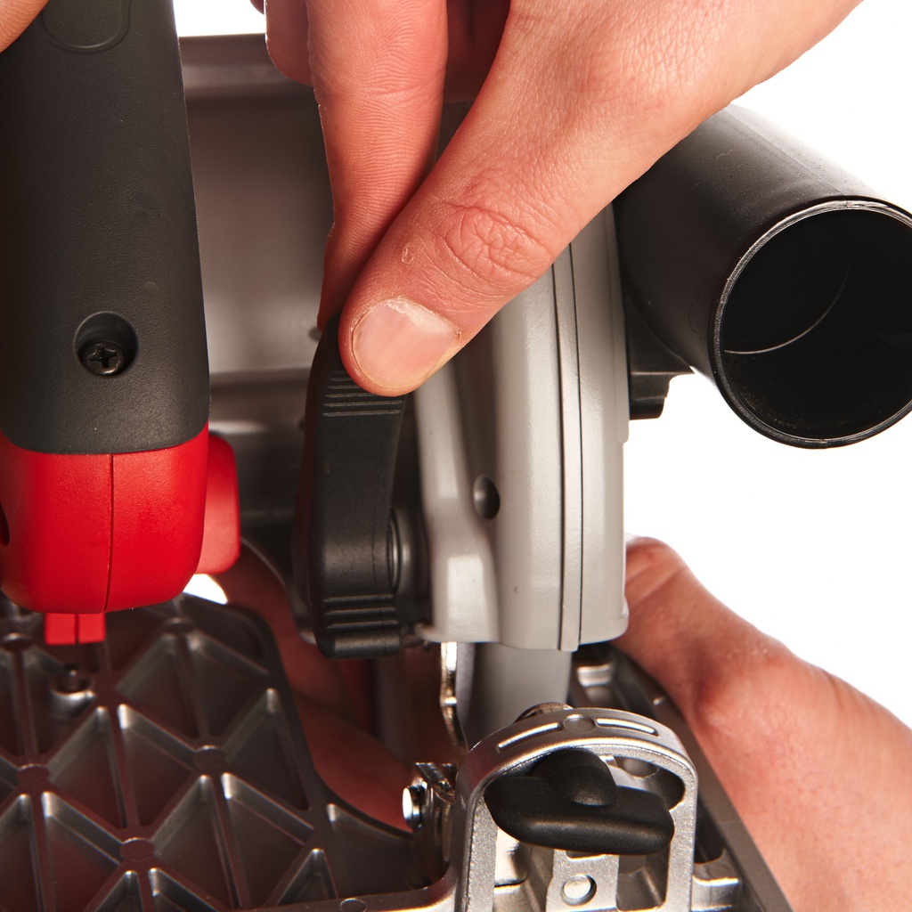 Pilarka_tarczowa_165_mm_(głębokość_cięcia_56_mm)_Milwaukee_CS_55_12