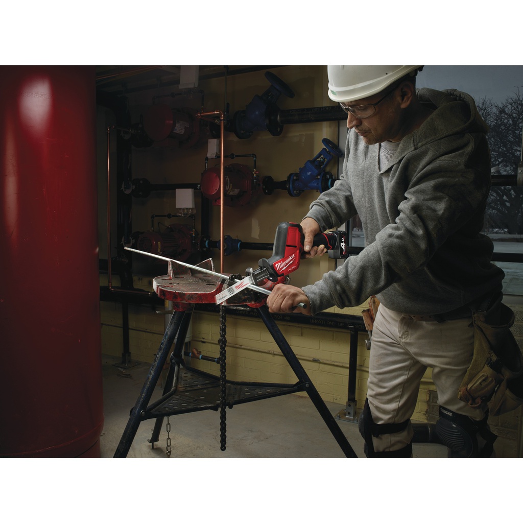 M12™_subkompaktowa_piła_szablasta_hackzall™_Milwaukee_C12_HZ-0_5