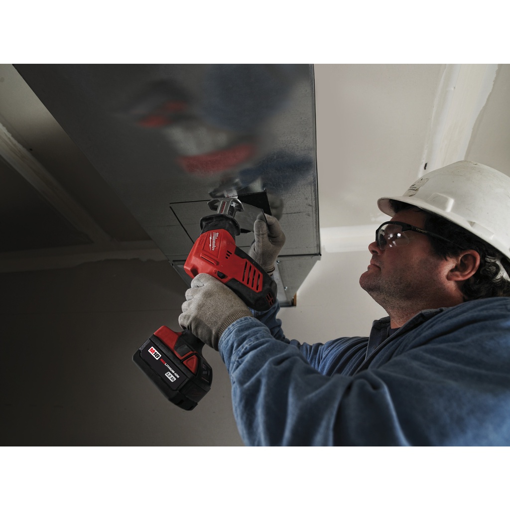 M18™_Kompaktowa_piła_szablasta_HACKZALL™_Milwaukee_C18_HZ-0_1