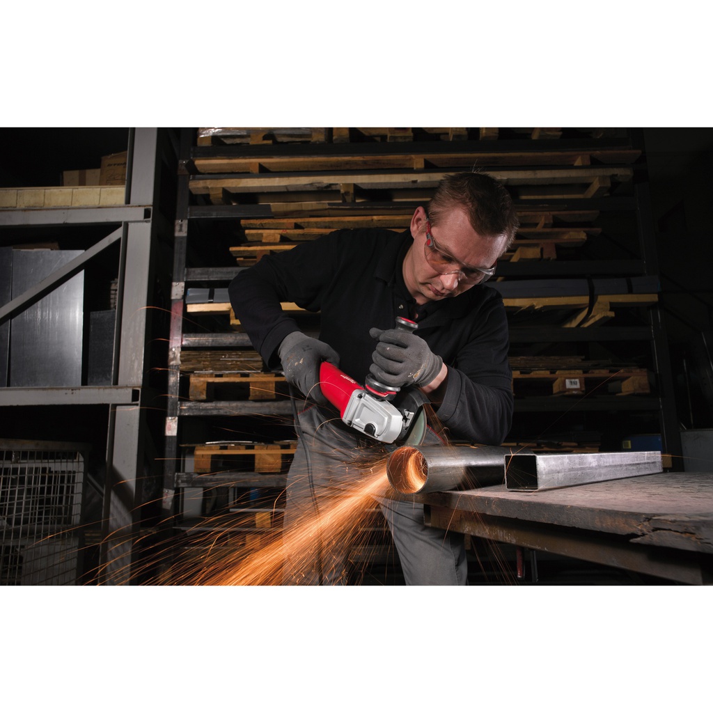 Szlifierka_kątowa_o_mocy_1200W_z_systemem_AVS_Milwaukee_AGV_12-125_X_2