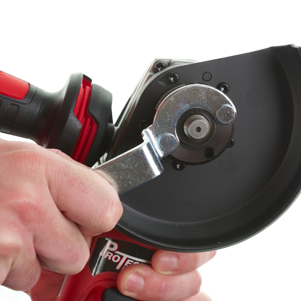 Szlifierka_kątowa_o_mocy_1200W_z_systemem_AVS_Milwaukee_AGV_12-125_X_7