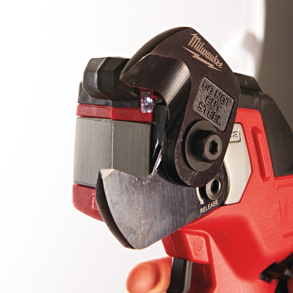 M12™_subkompaktowy_obcinak_kabli_Milwaukee_M12_CC-0_3