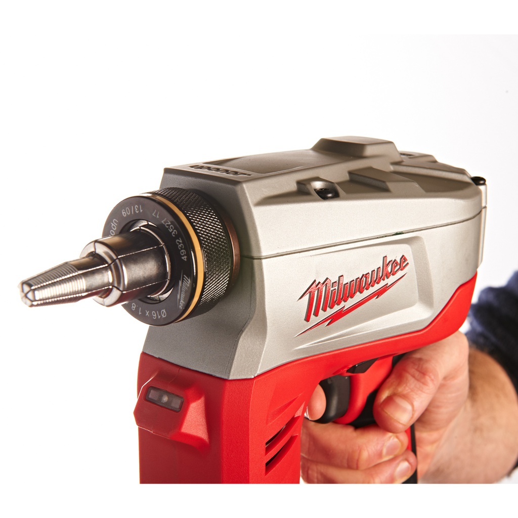 M18™_Heavy_Duty_Uponor®_narzędzie_do_rozszerzania_rur_Milwaukee_HD18_PXP-H06202C_3