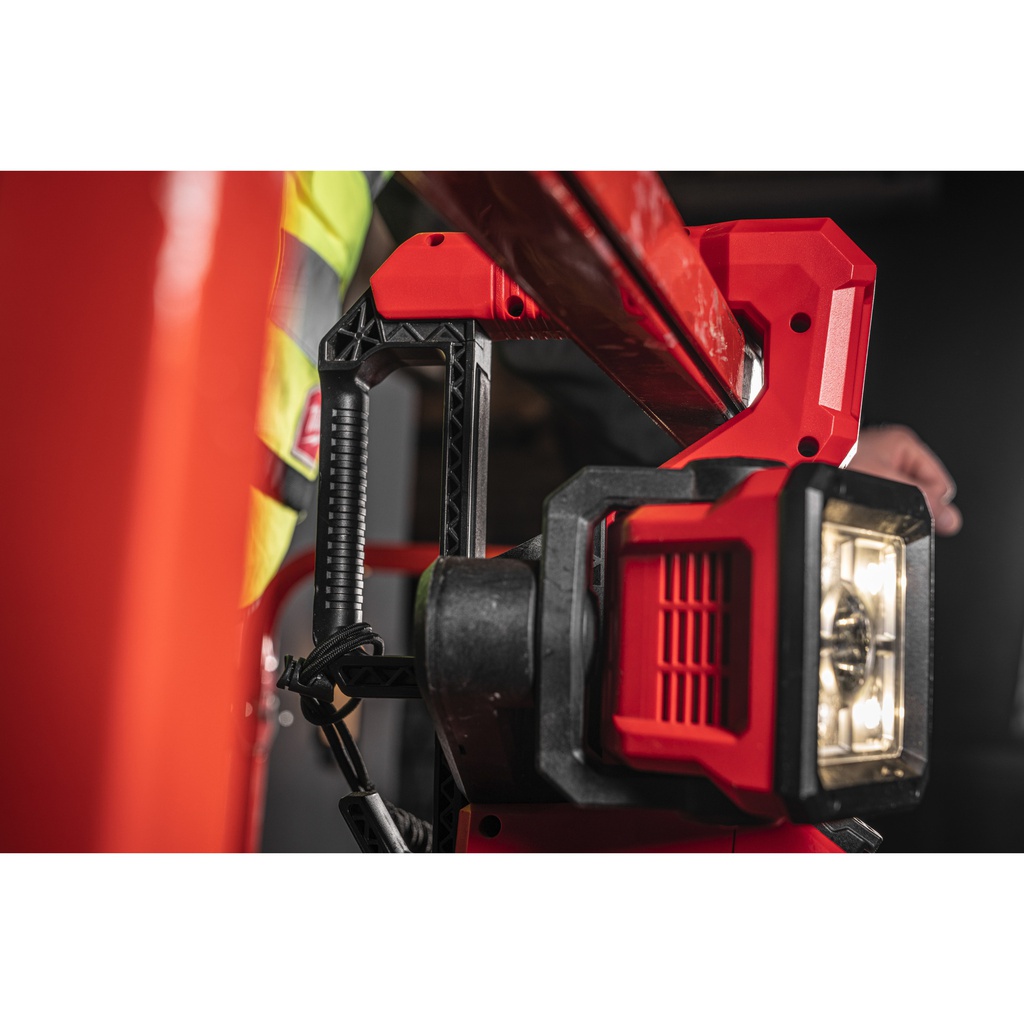 M18™_Lampa_obszarowa_LED_Milwaukee_M18_UBL-0_2