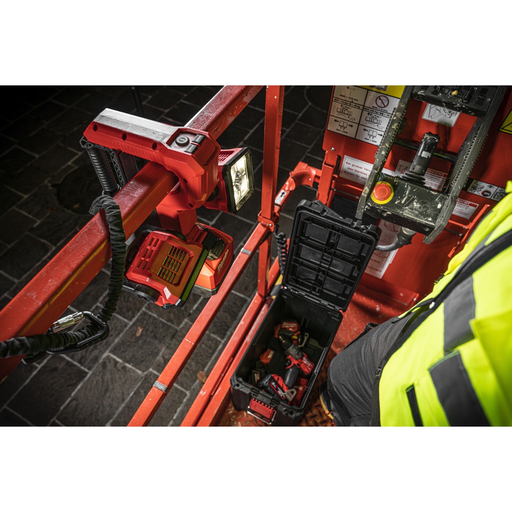 M18™_Lampa_obszarowa_LED_Milwaukee_M18_UBL-0_6