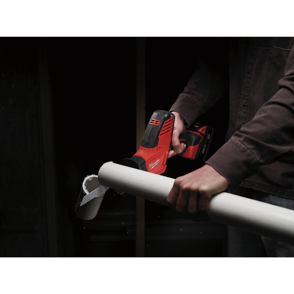 M18™_Kompaktowa_piła_szablasta_HACKZALL™_Milwaukee_C18_HZ-0X_2