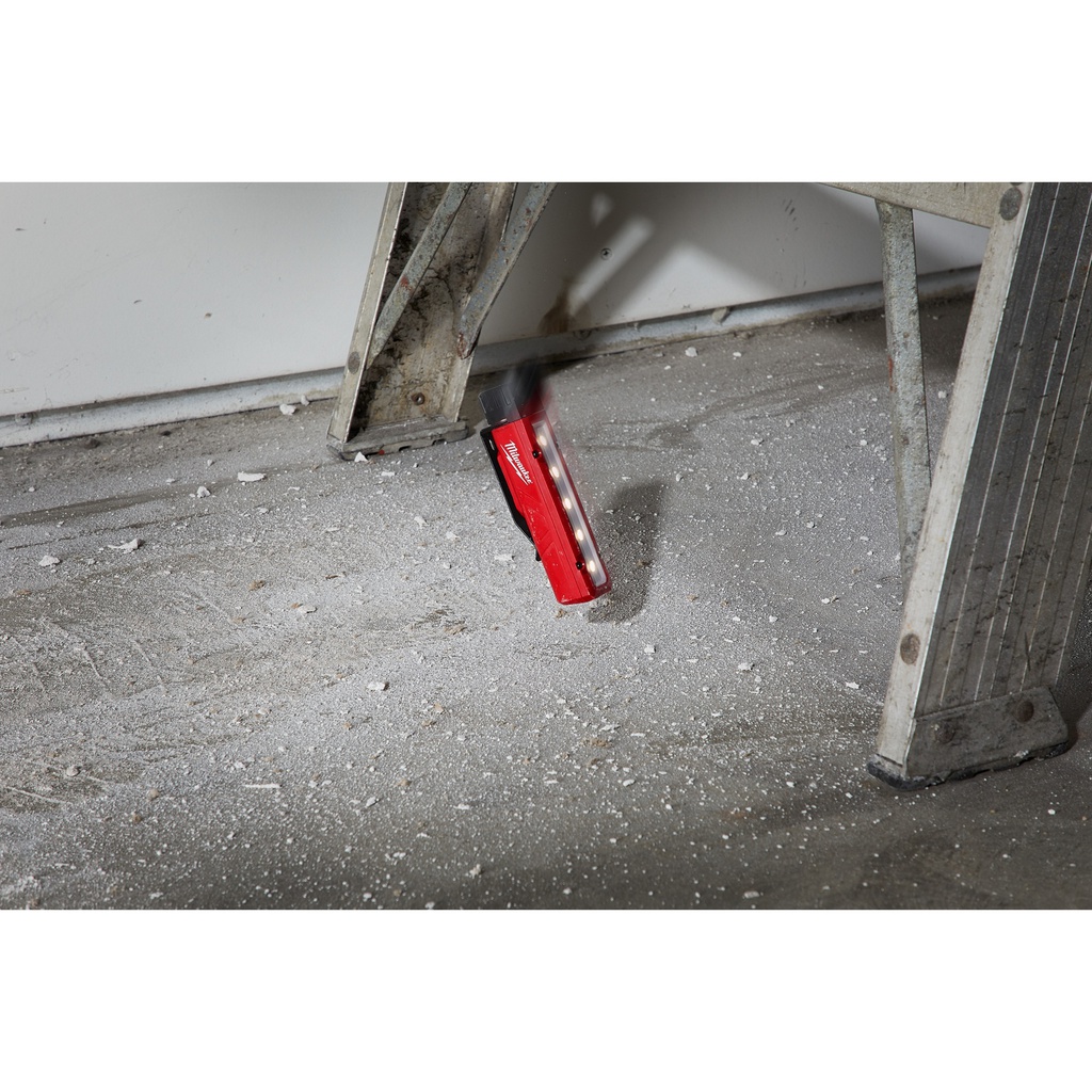 Latarka_Alkaliczna_Milwaukee_FL-LED_1