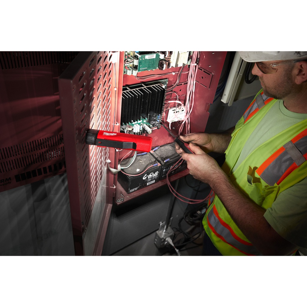 Latarka_Alkaliczna_Milwaukee_FL-LED_5