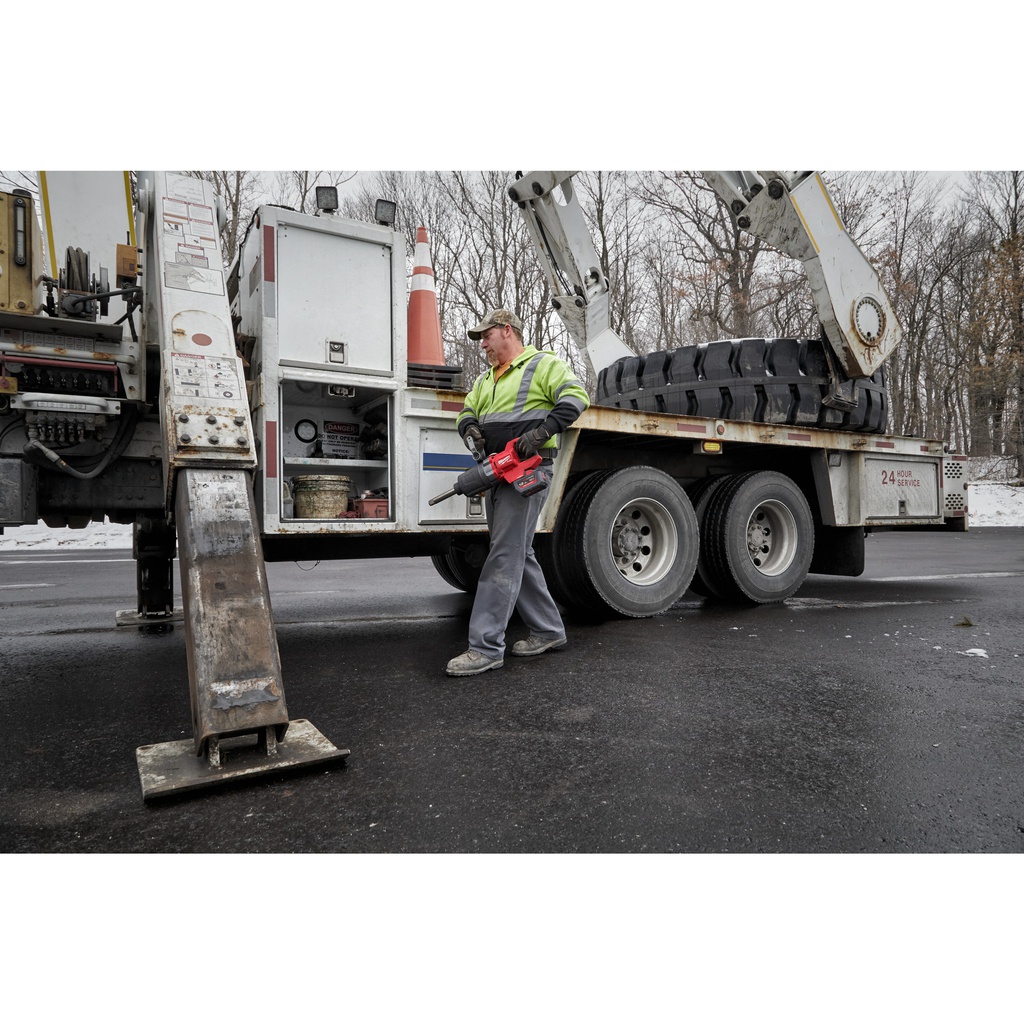 M18_FUEL™_ONE-KEY™_Klucz_udarowy_1″_z_rękojeścią_D,_długim_wrzecionem_i_pierścieniem_Milwaukee_M18_ONEFHIWF1D-121C_12