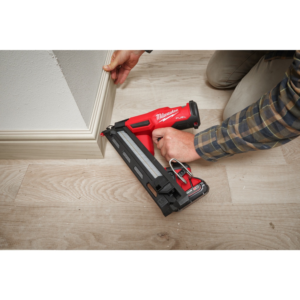 M18_FUEL_15_GA_gwoździarka_Milwaukee_M18_FN15GA-0X_14