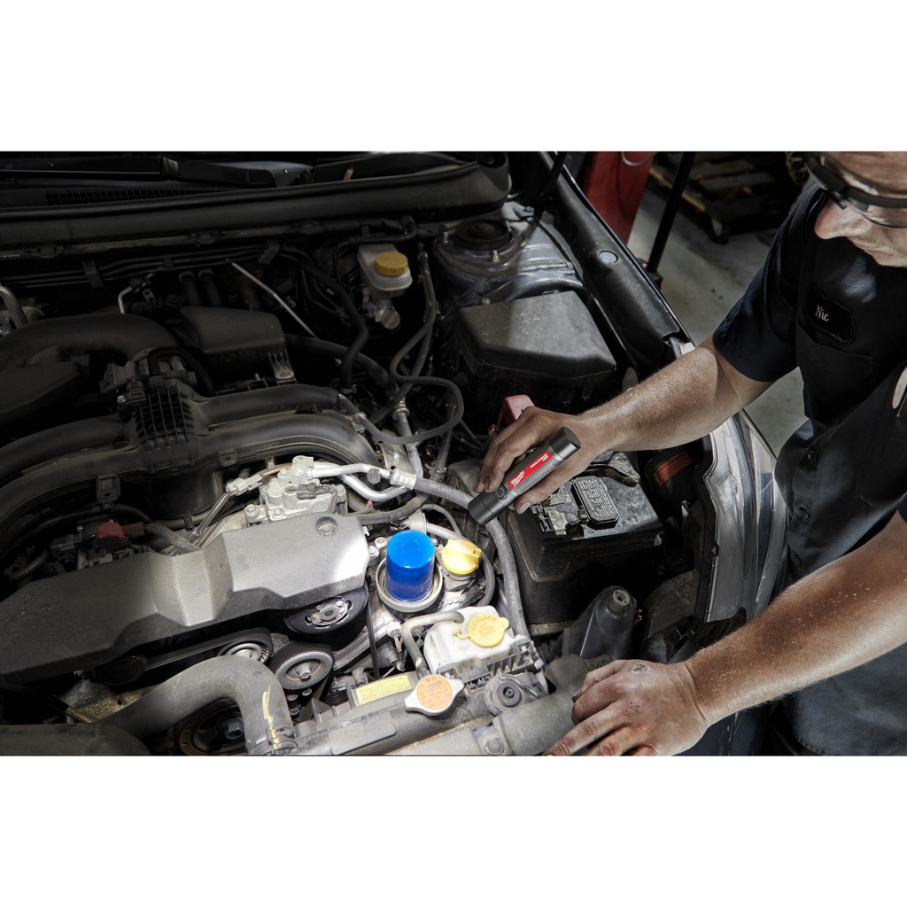 LATARKA_AKUMULATOROWA_USB_800_LUMENÓW_DO_MOCOWANIA_NA_UCHWYCIE_Milwaukee_L4_FMLED-201_1