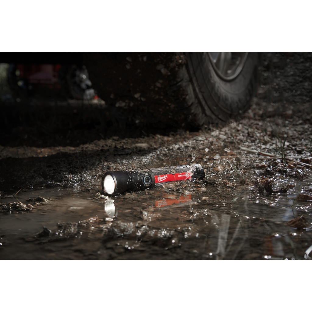 LATARKA_AKUMULATOROWA_USB_800_LUMENÓW_DO_MOCOWANIA_NA_UCHWYCIE_Milwaukee_L4_FMLED-201_6