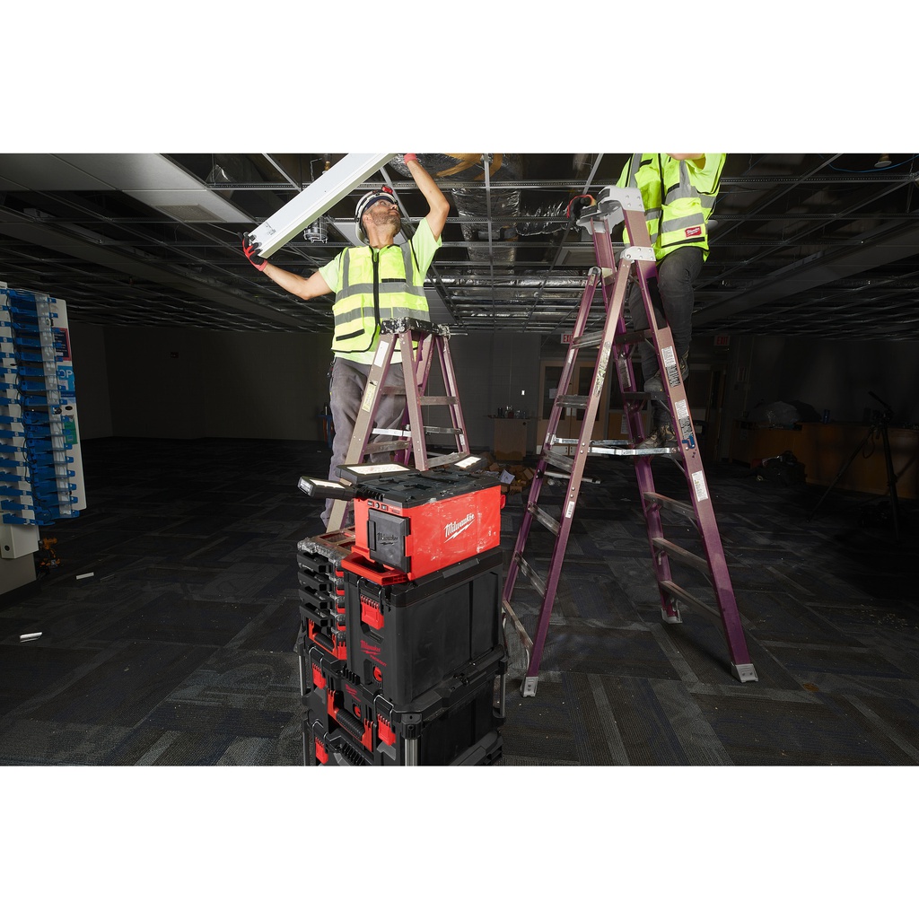 M18™_PACKOUT™_Lampa_do_oświetlania_strefowego_z_ładowarką_Milwaukee_M18_POALC-0_13