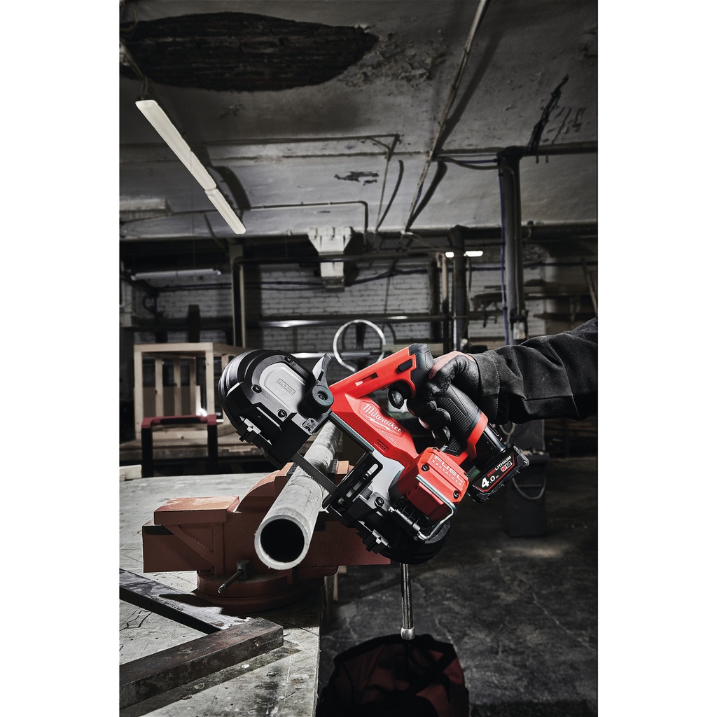 M12_FUEL™_Subkompaktowa_pilarka_taśmowa_do_cięć_głęb._64_mm_Milwaukee_M12_FBS64-402C_6