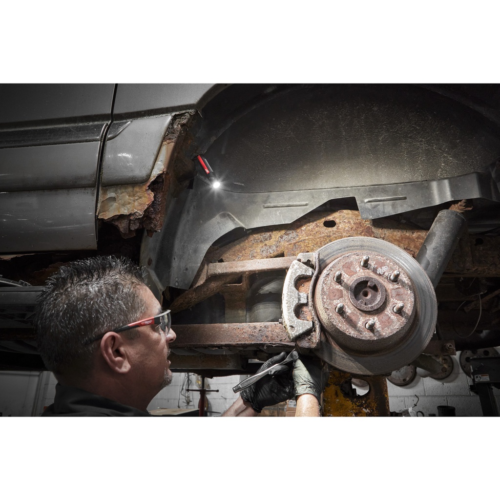 Kieszonkowa_latarka_akumulatorowa_z_magnesem_500_lm_Milwaukee_IR_FL500_1