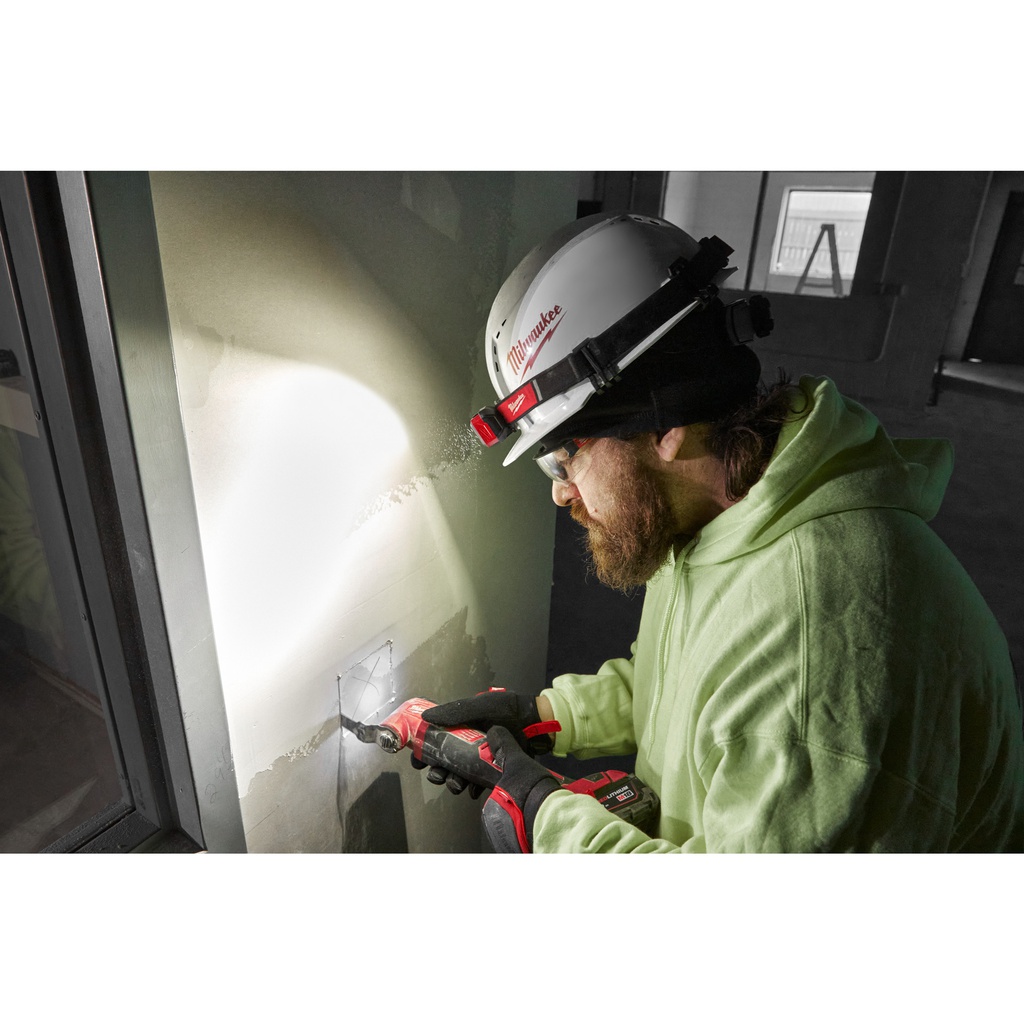 Akumulatorowa_latarka-czołówka_450_lumenów_z_wewnętrznym_akumulatorem_ładowanym_po_złączu_USB_Milwaukee_IR_HL450_11