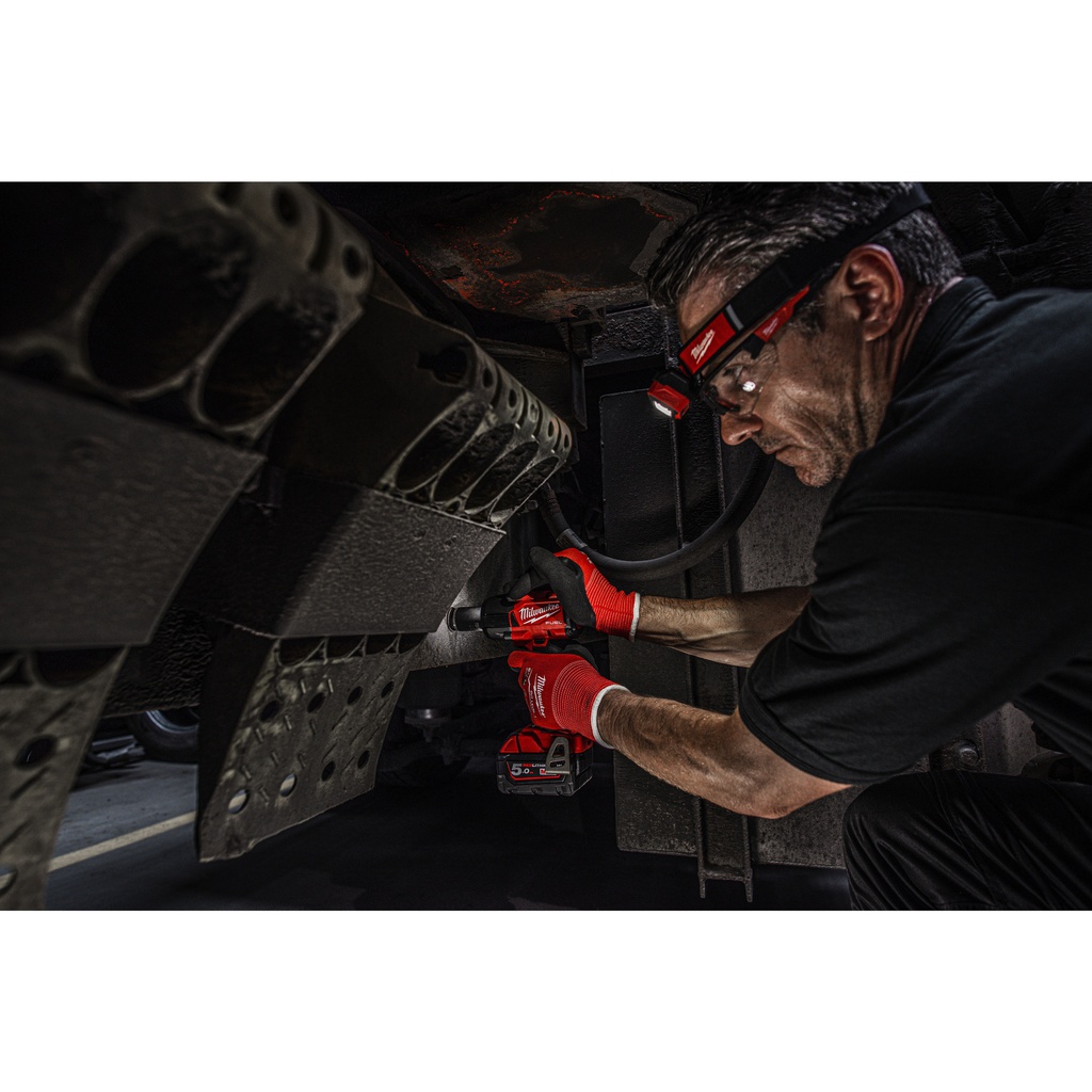 Akumulatorowa_latarka-czołówka_450_lumenów_z_wewnętrznym_akumulatorem_ładowanym_po_złączu_USB_Milwaukee_IR_HL450_15