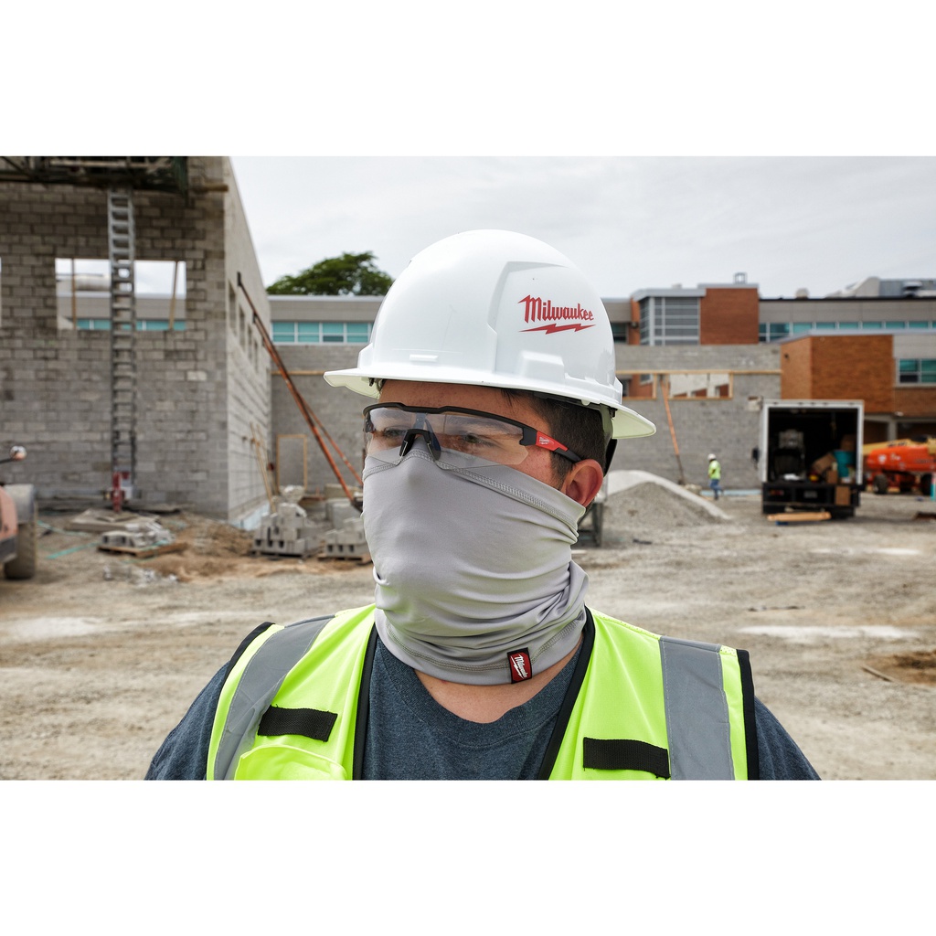 Chusta_ochronna_na_nos,_usta_i_szyję_Milwaukee_NGFM-G_2