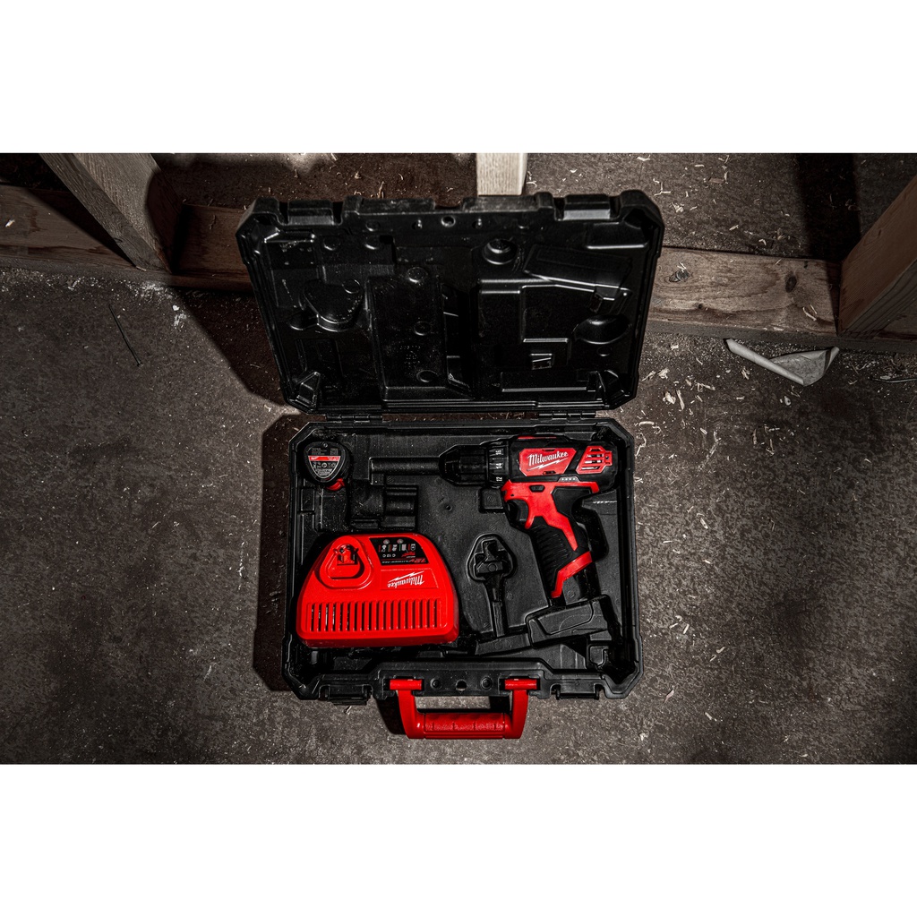 M12™_subkompaktowa_wiertarko-wkrętarka_Milwaukee_M12_BDD-201C_2
