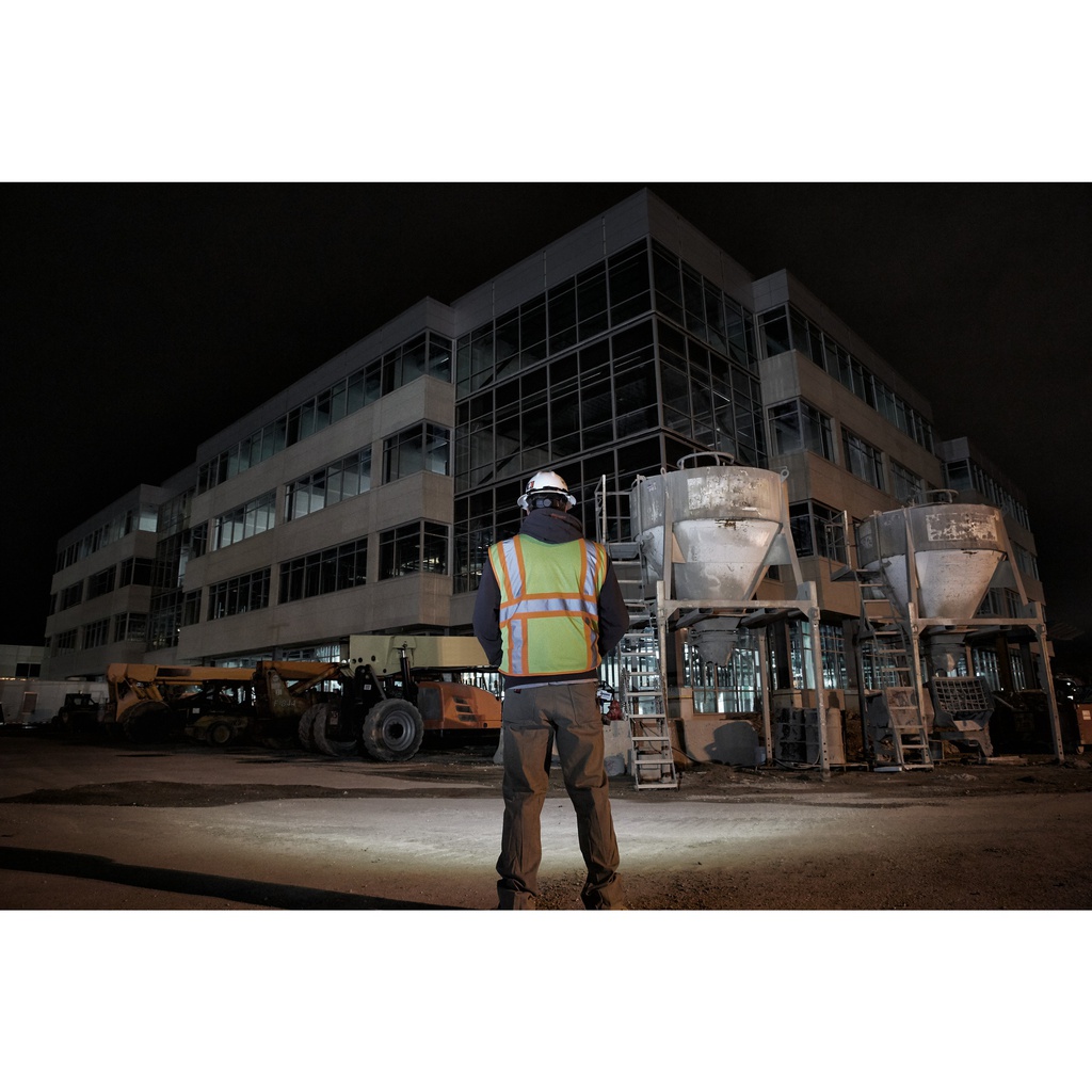 Akumulatorowa_latarka-czołówka_USB_Milwaukee_L4_HL-301_2