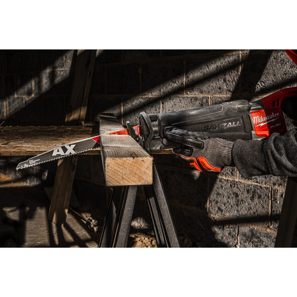 Drewno_z_gwoździami:_Brzeszczoty_AX_z_węglikiem_Milwaukee_TCT_AX_150_x_5_-_1pc_2