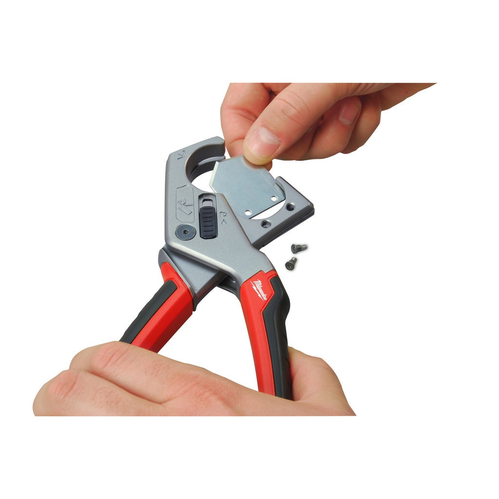 Obcinak_do_rur_z_tworzyw_sztucznych_Milwaukee_Pex_cutter_3