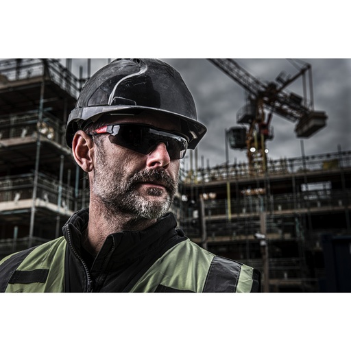 [4932478764] Okulary ochronne odporne na zarysowania Milwaukee | Enhanced Safety Glasses Tinted